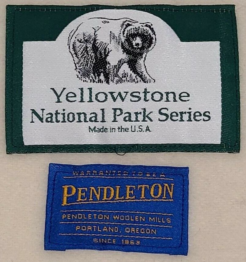 Yellowstone Park arched label with bear